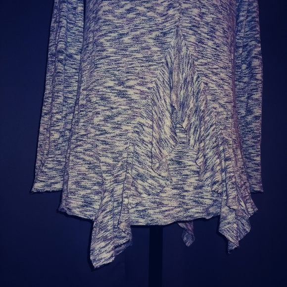 CLEANOUT SALE EUC Cute Ruffle Light Gray Cardigan - Picture 7 of 8